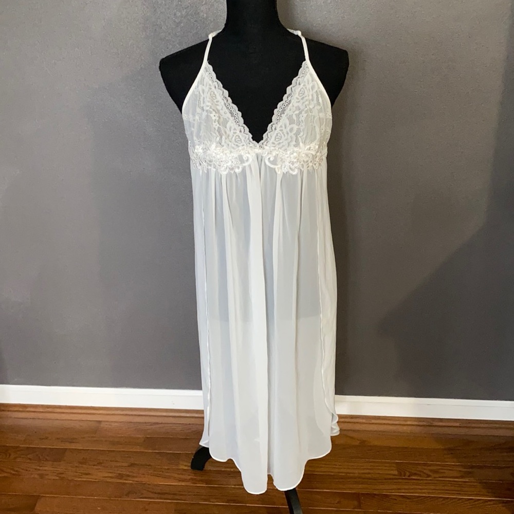 Elegant White Lace Nightgown